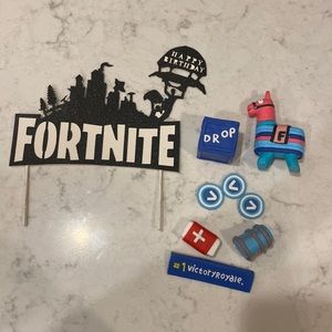 Fortnite cake topper decor.